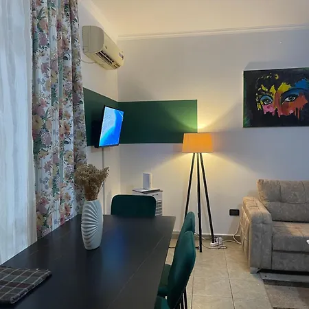 As 1 Center Apartment *